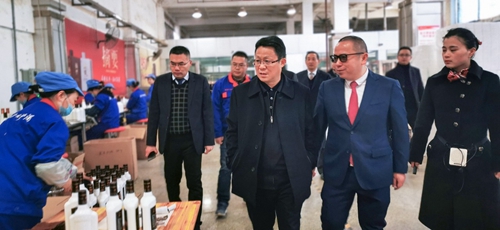 王大真帶隊到金沙酒業調研并指導2020年預算工作(圖1) 王大真帶隊到金沙酒業調研并指導2020年預算工作(圖1)