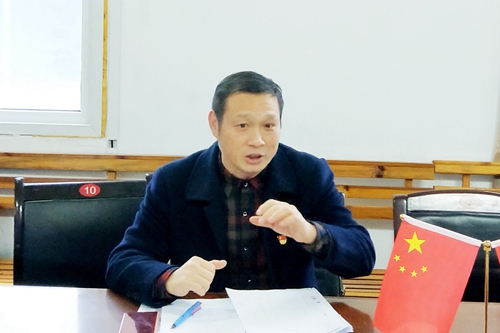 向宇飛列席指導股份公司氯堿黨支部“不忘初心、牢記使命”專題組織生活會(圖2) 向宇飛列席指導股份公司氯堿黨支部“不忘初心、牢記使命”專題組織生活會(圖2)