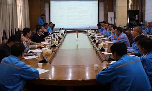 王大真深入股份公司新項目現場并召開技改項目評審會(圖3) 王大真深入股份公司新項目現場并召開技改項目評審會(圖3)