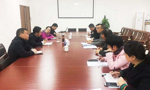 王大真到實(shí)訓(xùn)基地調(diào)研(圖2) 王大真到實(shí)訓(xùn)基地調(diào)研(圖2)