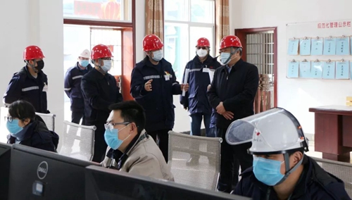 袁衛(wèi)東、王大真到股份公司檢查督導(dǎo)疫情防控及安全生產(chǎn)工作(圖2) 袁衛(wèi)東、王大真到股份公司檢查督導(dǎo)疫情防控及安全生產(chǎn)工作(圖2)