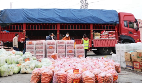 情義無價(jià)!山西蘭花公司采購一批生活物資馳援宜化(圖2) 情義無價(jià)!山西蘭花公司采購一批生活物資馳援宜化(圖2)