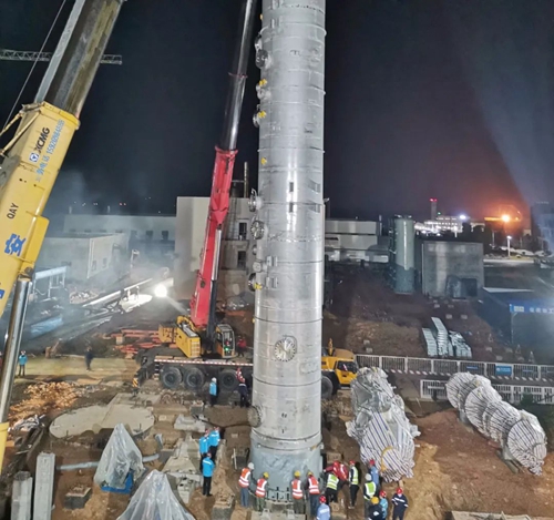 TMP項目最大最高最重單體設備成功吊裝(圖1) TMP項目最大最高最重單體設備成功吊裝(圖1)