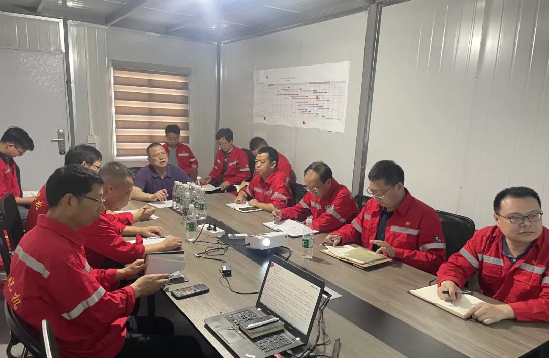 化機公司黨委書記、董事長、總經理楊中澤一行到史丹利項目現場辦公