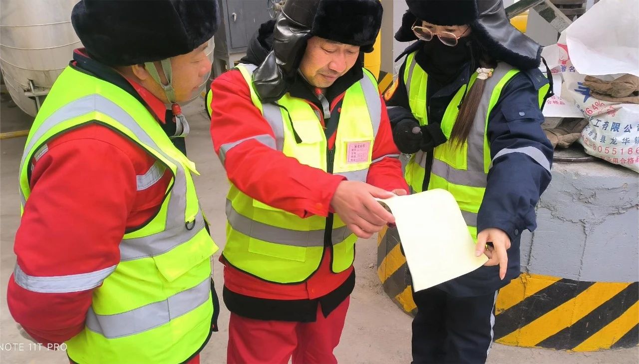 全力以赴戰(zhàn)大修 凝心聚力穩(wěn)生產(chǎn)(圖2) 全力以赴戰(zhàn)大修 凝心聚力穩(wěn)生產(chǎn)(圖2)