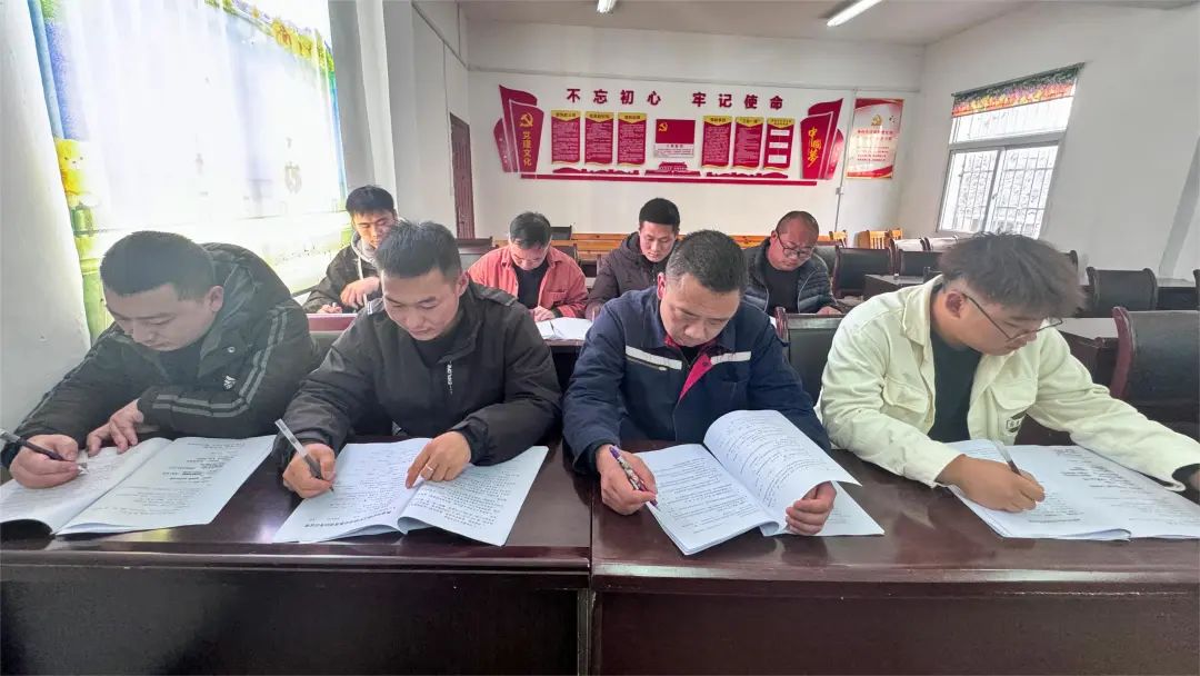 宜化礦業:強化教育培訓提技能,新工分級管理見實效(圖2) 宜化礦業:強化教育培訓提技能,新工分級管理見實效(圖2)