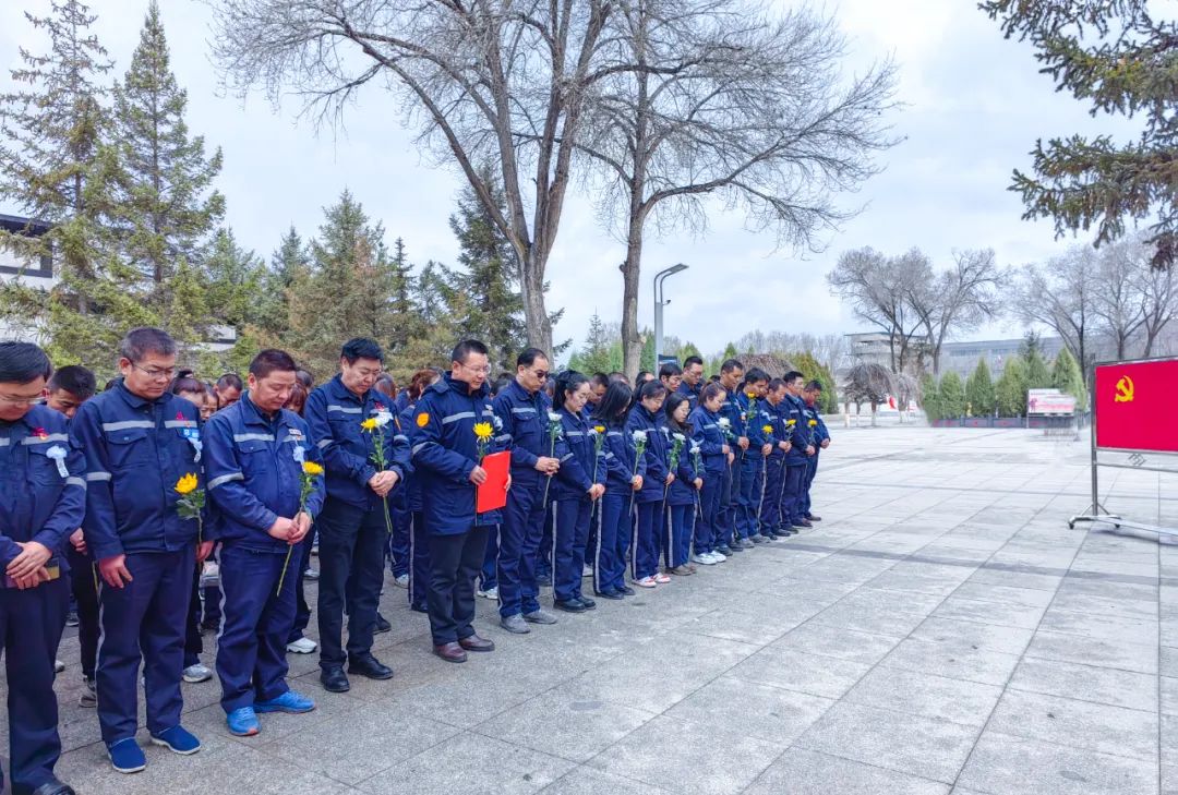 青海片區公司:緬懷先輩祭英烈,踔厲奮發譜新篇(圖4) 青海片區公司:緬懷先輩祭英烈,踔厲奮發譜新篇(圖4)