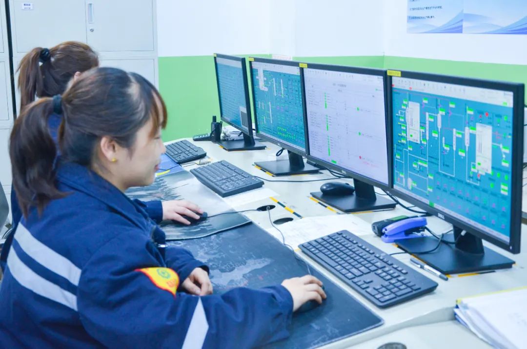 喜報(bào)!新疆宜化尿素產(chǎn)品再添兩位“新成員”(圖5) 喜報(bào)!新疆宜化尿素產(chǎn)品再添兩位“新成員”(圖5)