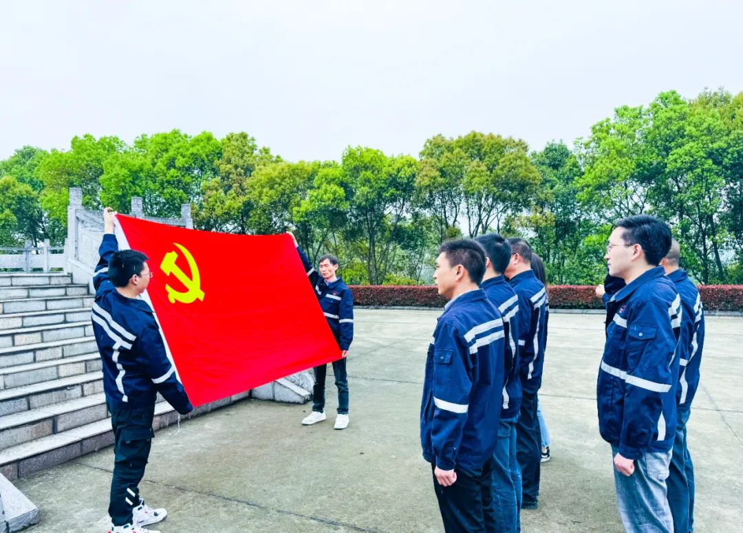 在緬懷中汲取奮進力量！這場主題黨日活動“走心”更“入心”！(圖3)