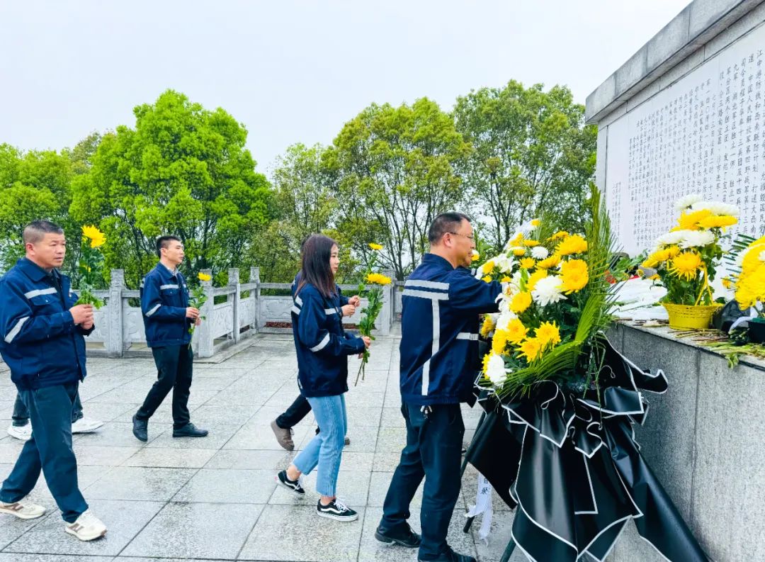 在緬懷中汲取奮進力量！這場主題黨日活動“走心”更“入心”！(圖4)