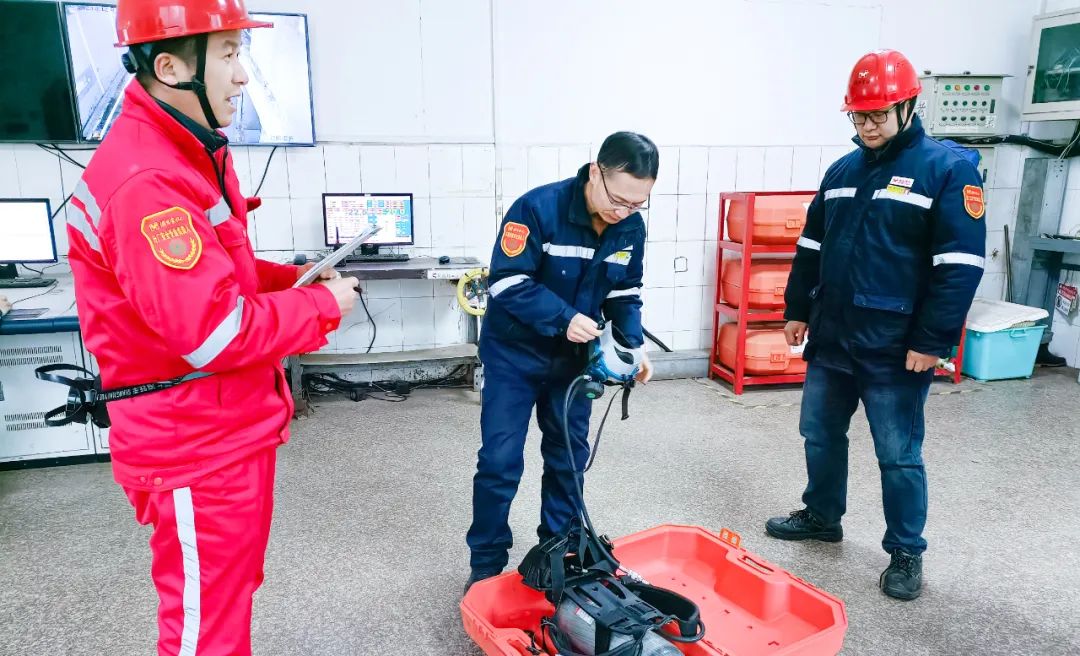 股份公司熱電維修班:精細(xì)管理強(qiáng)基礎(chǔ),提升技能育人才(圖4) 股份公司熱電維修班:精細(xì)管理強(qiáng)基礎(chǔ),提升技能育人才(圖4)