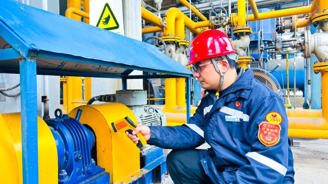 【宜化榜樣】楚星公司毛清:立足崗位講奉獻(xiàn),勇于擔(dān)當(dāng)比作為(圖4) 【宜化榜樣】楚星公司毛清:立足崗位講奉獻(xiàn),勇于擔(dān)當(dāng)比作為(圖4)