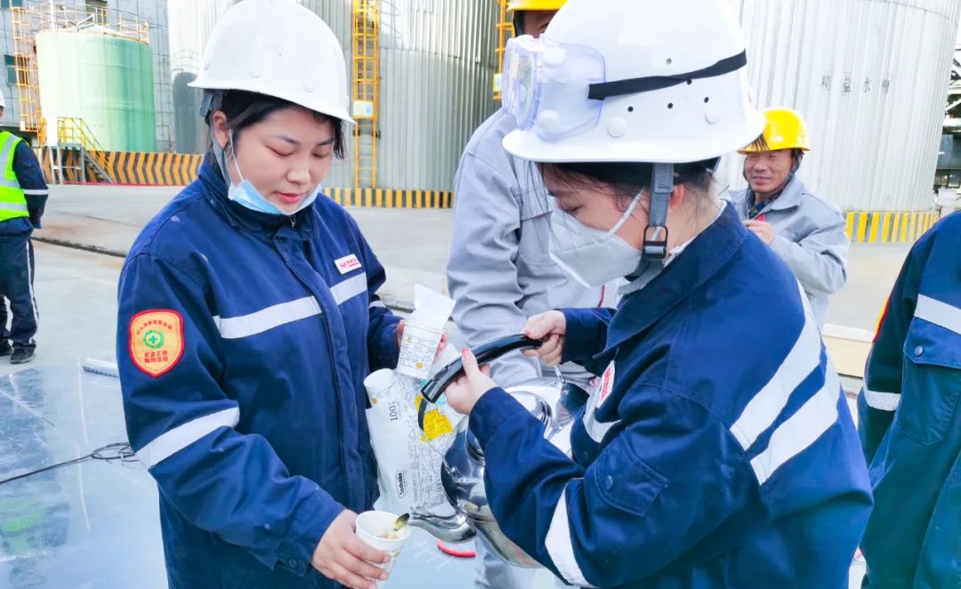 新疆宜化:直擊大修一線,看他們奮戰(zhàn)的身影(圖9) 新疆宜化:直擊大修一線,看他們奮戰(zhàn)的身影(圖9)