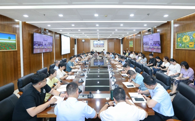 集團(tuán)召開綜合系統(tǒng)工作會(huì)議(圖1) 集團(tuán)召開綜合系統(tǒng)工作會(huì)議(圖1)