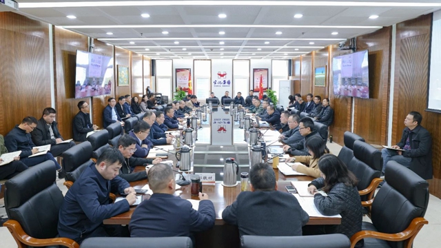 集團黨委理論學習中心組圍繞深入學習貫徹習近平總書記考察湖北重要講話精神開展集體學習(圖1) 集團黨委理論學習中心組圍繞深入學習貫徹習近平總書記考察湖北重要講話精神開展集體學習(圖1)