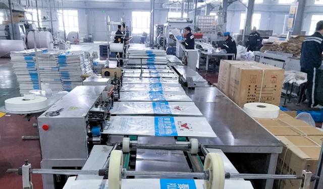 月產(chǎn)量突破100萬條!新疆宜化塑業(yè)實現(xiàn)PP彩膜袋量產(chǎn)(圖1) 月產(chǎn)量突破100萬條!新疆宜化塑業(yè)實現(xiàn)PP彩膜袋量產(chǎn)(圖1)