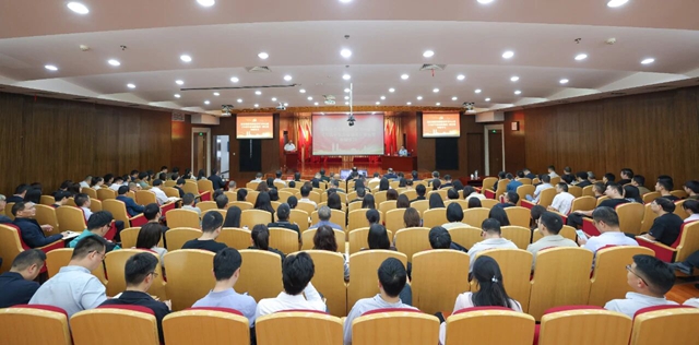 宜化集團黨委理論學習中心組舉行集體(擴大)學習(圖1) 宜化集團黨委理論學習中心組舉行集體(擴大)學習(圖1)