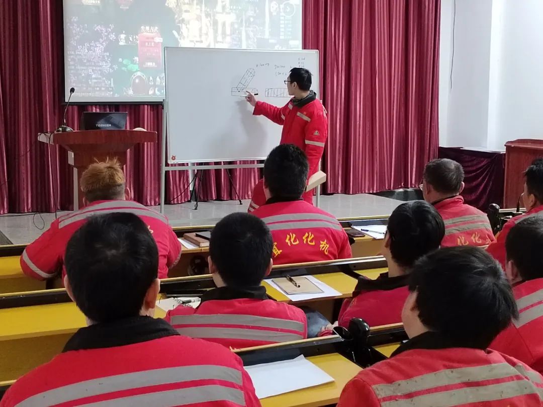 設(shè)備制造分開展專業(yè)技能培訓活動(圖1) 圖片