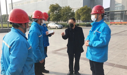 王大真到股份公司、楚星公司和松滋肥業(yè)現(xiàn)場(chǎng)檢查疫情防控及安全生產(chǎn)情況